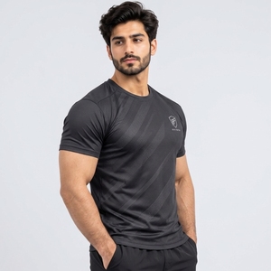 T-shirt de sport idéal pour la musculation, les séances de fitness, vêtements d'entraînement haut de gamme, respirant et confortable - Product Image 3