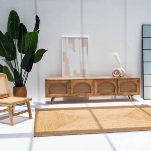 Mueble de TV de Madera con Diseño de Arco Orion de Vandana Novara, Consola de Entretenimiento Moderna de Madera Sólida - Product Image 1
