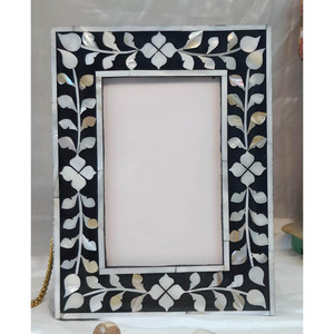 Wholesale Luxury Mother of Pearl Inlay <b>Photo</b> <b>Frame</b> <b>Black</b> Floral Design Handmade MOP Resin Picture <b>Frame</b> For Home Tabletop Hotel - Product Image 1