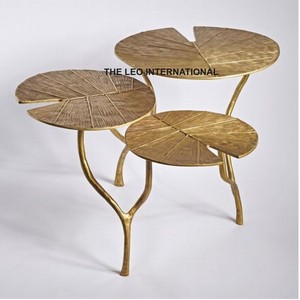 Table basse de qualité industrielle avec plateau plaqué or, design feuillage, en métal, pour la décoration de la maison et des hôtels, trois niveaux - Product Image 1