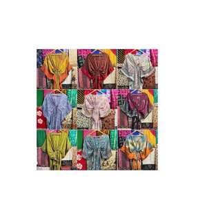 Kaftan en soie fleuri fait main pour femmes, vêtements de vacances, paréos de bain par Ethnic Craft Hub India - Product Image 1