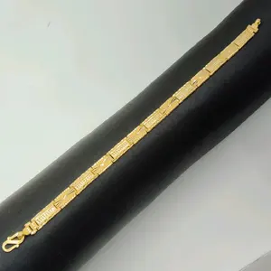 Bijoux traditionnels et modernes, bracelet pour homme en or 22 carats élégant avec motif de maillons gravés classiques, finition haut de gamme, élégant - Product Image 1