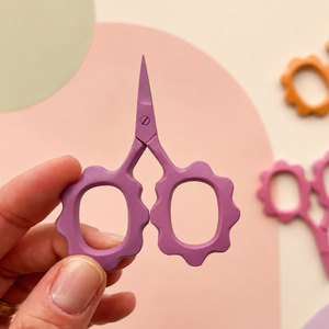 Wholesale Colorful Flower Embroidery <b>Scissors</b> Stainless Steel Fine Tip <b>Sewing</b> <b>Scissors</b> - Product Image 3
