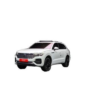 Volkswagen Touareg 3.0 TDI R-Line 2024, Diésel, Automático, Asientos de Cuero, 28,984 km, Volante a la Izquierda - Product Image 1