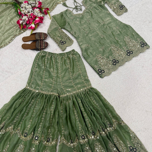 Conjunto de Sharara con Top de Tela Gruesa y Bordado de Lentejuelas de 5mm, Completamente Cosido, con Dupatta, Precio al por Mayor por Royal Export - Product Image 3