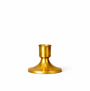 Porte-bougie court doré, support à bougie moderne en métal, porte-bougie décoratif compact, décoration de table de luxe, centre de table de mariage - Product Image 1