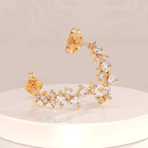 Boucles d'oreilles créoles en or rose avec grappe florale de diamants de laboratoire - Product Image 1
