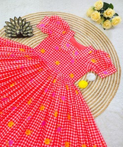 Kurti Midi de Lujo con Estampado Floral Fancy Mul Chanderi, Prenda Étnica de Algodón Rosa para Uso Diario, Precio al por Mayor - Product Image 4