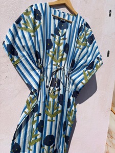 Vestido Kaftan de Algodón con Estampado Floral: Ropa Informal India Estilo Maxi - Product Image 2