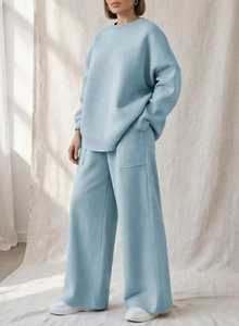 Conjunto Deportivo 2 en 1 para Mujer, Sudadera Holgada de Cuello Alto Azul Claro y Pantalones Anchos con Bolsillos Laterales para Invierno - Product Image 4
