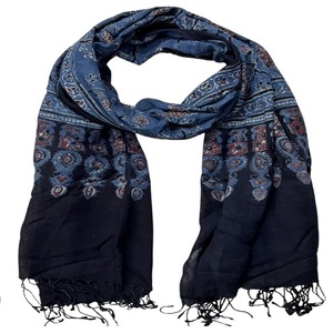 Châles carrés en polyester en gros, impression de logo personnalisé, motif feuille et pois, durables, légers, faits à la main, pour femmes, hommes et adultes - Product Image 1