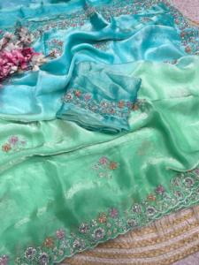 Sari de satén Fandy con diseño de cuentas y lentejuelas, ideal para fiestas, con blusa de satén Fandy con trabajo de cuentas. - Product Image 3