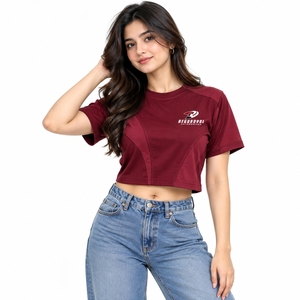 Mode décontractée haut de gamme pour femmes modernes : les t-shirts courts offrent un confort doux et une coupe flatteuse pour le quotidien. - Product Image 4