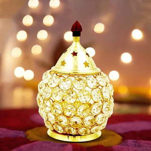 Lampe décorative de table en laiton poli et verre doré, style religieux, pour Diwali et la décoration intérieure - Product Image 4