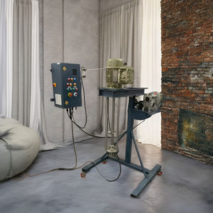 Homogénéisateur industriel à haut cisaillement avec mélangeur de levage hydraulique - Product Image 3