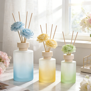 Bottiglia in Vetro Satinato Rotonda per Diffusore di Oli Essenziali con Tappo Decorativo in <span class=keywords><strong>Legno</strong></span> per Arredamento Casa e Ufficio, Uso Estivo, Primaverile e Autunnale - Product Image 4