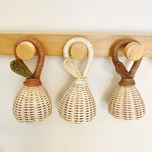 Sonajero de dentición de ratán musical sensorial, agitadores de mano con campanas, juguete infantil para bebés, sonajeros de campana naturales a la venta - Product Image 5