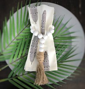 Guirlande de perles artisanale pour décorations de mariage, événements et fêtes, guirlandes décoratives murales par Curio Craft - Product Image 4