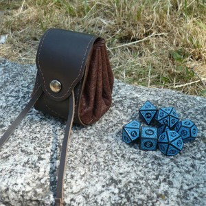 Nouvelle conception, qualité supérieure, pochette de rangement pour dés avec cordon de serrage, sac à dés en cuir PU fait main, pochette pour dés pour les jeux de D&D - Product Image 2