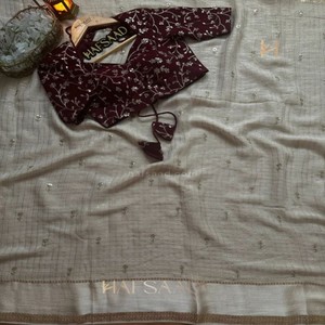 VASTRA COTTAGE Sari de fiesta de viscosa pura con trabajo de lentejuelas de terciopelo brillante, sari de diseñador premium para bodas y ocasiones festivas - Product Image 5