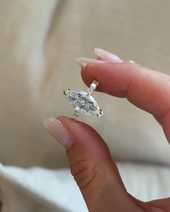 Bague de fiançailles avec halo caché en diamant de laboratoire de 3 carats de taille marquise, sertie pavé, certifiée IGI - Product Image 2