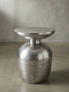 Mesa de Centro Redonda Moderna Design Whisper con Acabado de Metal Martillado, 42 cm de Diámetro, Muebles Contemporáneos para Sala de Estar - Product Image 2