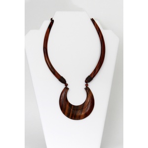 Collier tribal pour femmes fait à la main, écologique, artisanat en bambou et en bois, accessoire élégant - Product Image 1