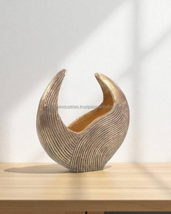 Azora Industries Jardinière décorative moderne de luxe en aluminium Vase à fleurs sculptural pour la maison Centre de table Vente en gros - Product Image 2