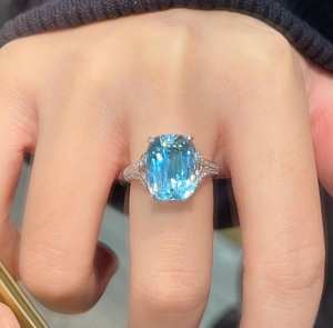 แหวนอะความารีนซานต้ามาเรียธรรมชาติทรงพิเศษ งานแฮนด์เมด เครื่องประดับสั่งทำสุดหรู ของขวัญสำหรับงานหมั้นและงานแต่งงานสำหรับผู้หญิง - Product Image 2