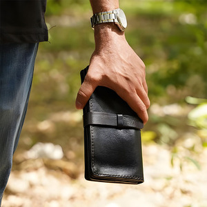 Portefeuille long classique noir pour homme en cuir véritable avec poche pour téléphone, fermeture éclair, emplacements pour cartes, compartiment pour billets et fenêtre pour carte d'identité - Product Image 4
