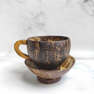 Taza de coco de gran calidad, taza sostenible para beber coco con platillo, suministro para hoteles y bares. - Product Image 1