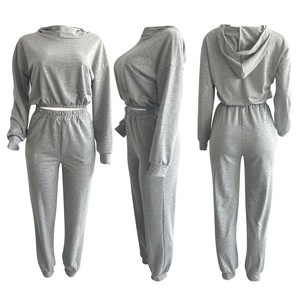 Conjunto de tops activos personalizados para mujer al por mayor, Sudadera con capucha y pantalones de chándal recortados de gran tamaño para entrenar - Product Image 4