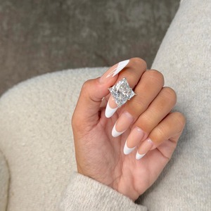 Bague de fiançailles à trois pierres en diamant taille marquise 12 TCW, 10 carats, certification IGI, clarté VVS2, couleur E, plaqué or 14k - Product Image 3