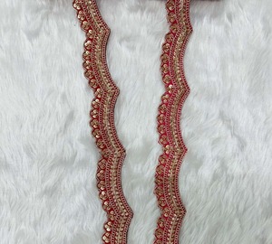 Bordure décorative en dentelle festonnée brodée de perles et de miroirs pour sari indien, kaftan, lehenga, blouse et vêtements de mariage - Product Image 2
