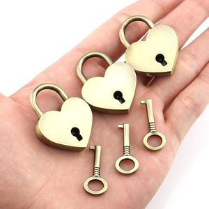 Heart Shape Padlock Decorative Metal <b>Lock</b> with Key for Gift <b>Diary</b> Jewelry Box - Product Image 4