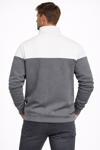 Sudadera de hombre gris y blanca con paneles acolchados y cremallera de un cuarto, de mezcla de algodón premium, con bloques de color y bolsillo canguro - Product Image 3