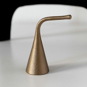 Éteignoir à bougie en laiton, design cloche, coupe-mèche décoratif, outil d'entretien de bougies, décoration vintage pour la maison et la table - Product Image 3