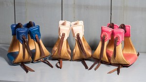 Étriers en bois avec garniture en cuir et sangles réglables, étriers de cheval avec garniture en cuir, étriers d'équitation avec garniture en cuir - Product Image 2