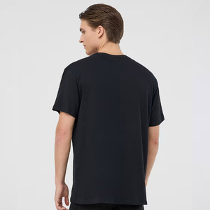 เสื้อยืดแขนสั้นสีดำสำหรับผู้ชาย พิมพ์ลายสเก็ตบอร์ดด้านหน้า คอกลม ผ้าคอตตอนเจอร์ซีย์ สไตล์สตรีท ทรงปกติ - Product Image 3