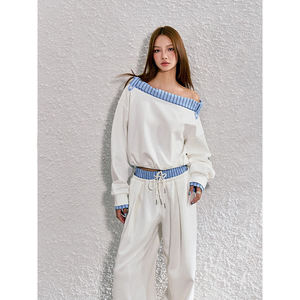 Conjunto Deportivo de Dos Piezas para Mujer, Diseño Personalizado OEM 2026, Sudadera de Un Hombro y Pantalones de Jogging de Algodón Texturizado - Product Image 4