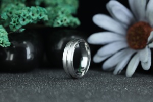 Anillo de Boda de Lujo de Acero Inoxidable de Doble Capa con Cristales para Hombre y Mujer - Product Image 2