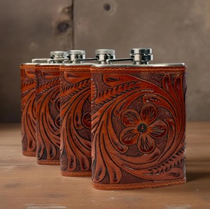 กระติกน้ำหนังลายดอกไม้ ดีไซน์สวยงาม เหมาะสำหรับพกพา ใช้ในกระเป๋าเดินทาง และใช้ส่วนตัว ภาชนะใส่เครื่องดื่มแบบพกพาทันสมัยจากอินเดีย - Product Image 6