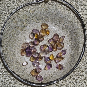 Venta al por mayor natural ovalado corte ametrino cabujón Feng Shui India figurita púrpura marrón ágata piedra preciosa para la fabricación de joyas - Product Image 3