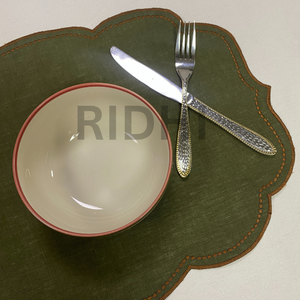 Manteles Individuales de Lino Verde Bosque Bordados al por Mayor de Ridhi, Manteles de Tela Reutilizables Hechos a Mano para Bodas, Hoteles y Comedores - Product Image 4