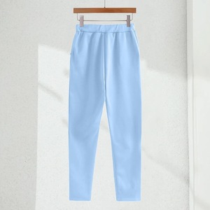 Chándal holgado de corte relajado y estilo acampanado, hecho de una mezcla de algodón transpirable, que garantiza una comodidad superior con un ajuste suelto. - Product Image 2