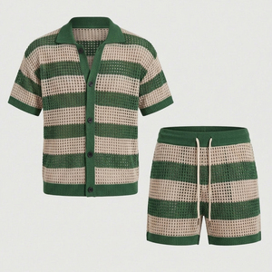 Conjunto deportivo de malla tejida para hombre, camisa de manga corta con botones y pantalones cortos con cordón, conjunto de 2 piezas para hombre - Product Image 1