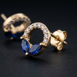 Pendientes de Aro Abierto Azul Intenso con Diamantes Cultivados en Laboratorio con Corte Marquesa, Chapados en Oro, Modernos para Bodas y Uso Diario - Product Image 2