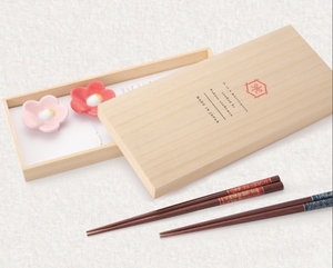 Juego de Palillos de Madera Estilo Japonés Kawai, Diseño Floral, Ecológicos, Modelo P70, 23 cm, Logotipo Personalizado, Superficie Lisa - Product Image 1