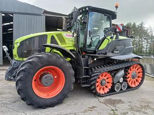 Claas Axion 870 Advanced Farming Tractor With Hydraulic System Fuel Efficient Modern Agri Machinery For Large <b>Scale</b> Farming Use - Product Image 5