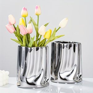 Vase à fleurs en fer moderne, design minimaliste, élément décoratif élégant pour le bureau, la maison, la décoration intérieure. - Product Image 1